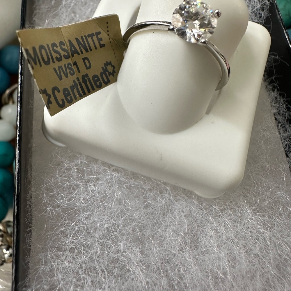 Black Diamonds 1.0ct Moissanite Solitaire Engagement Ring VVS1 - Picture 3 of 7